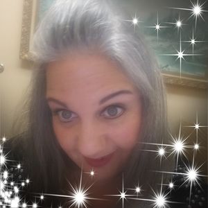 Meet your Posher, Marisa